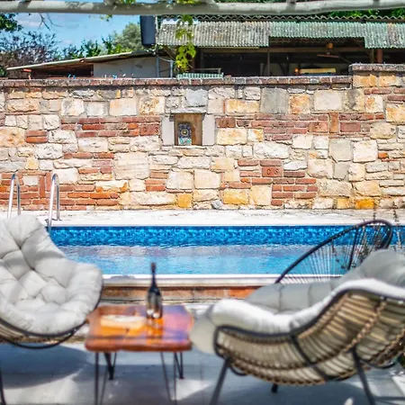 度假居 Conventional In With Private Pool