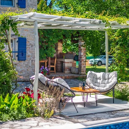 度假居 Conventional In With Private Pool