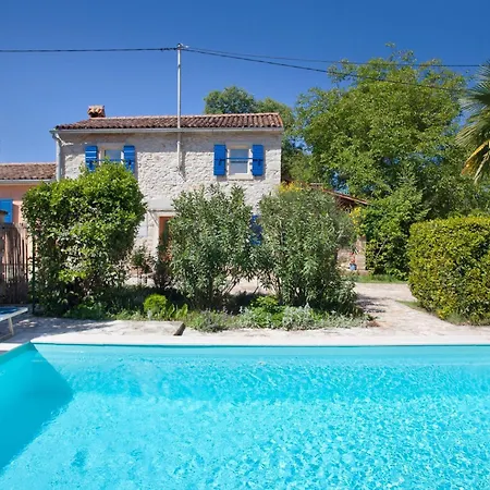 Conventional In With Private Pool 度假居 *